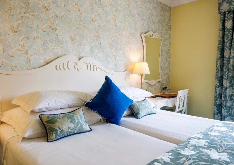 Double Room with River View image 4