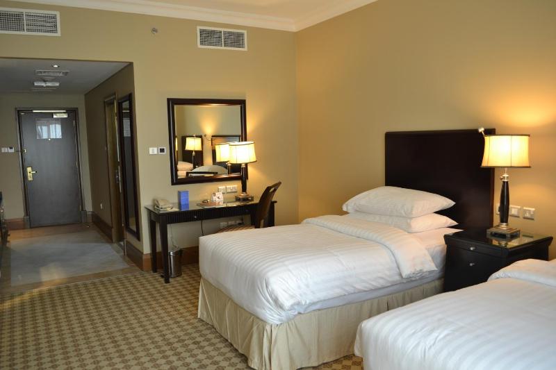 Classic Twin Room image 3