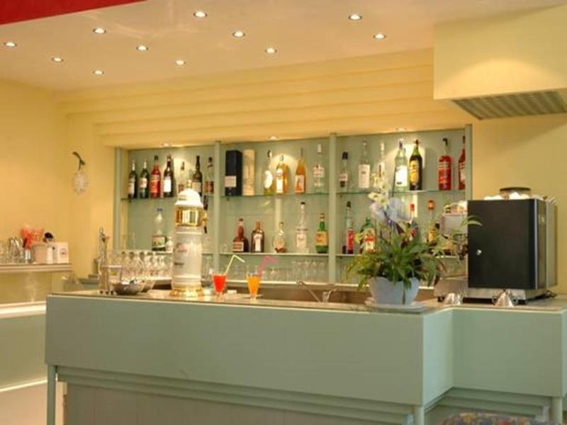Hotel Plaza - image 37