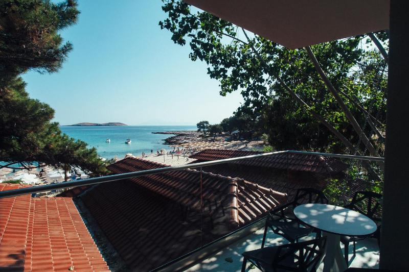 Family Room with Sea View (2 Adults + 2 Children) image 3