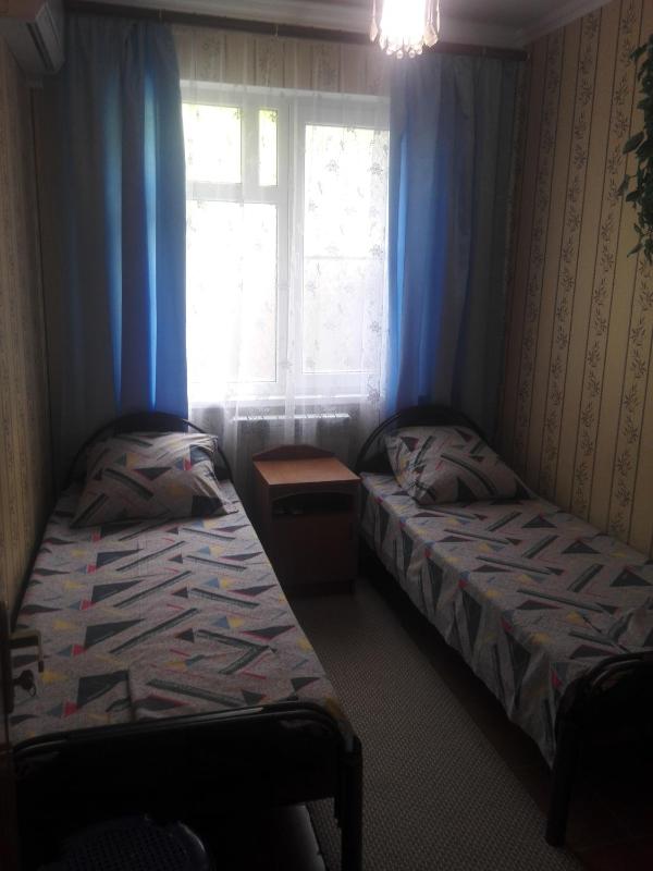 Standard Quadruple Room image 2