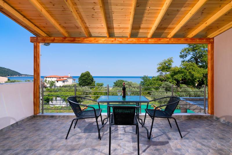 Double Room with Balcony and Sea View image 2