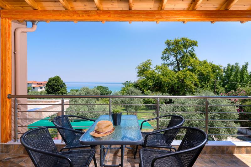 Family Room with Sea View image 2