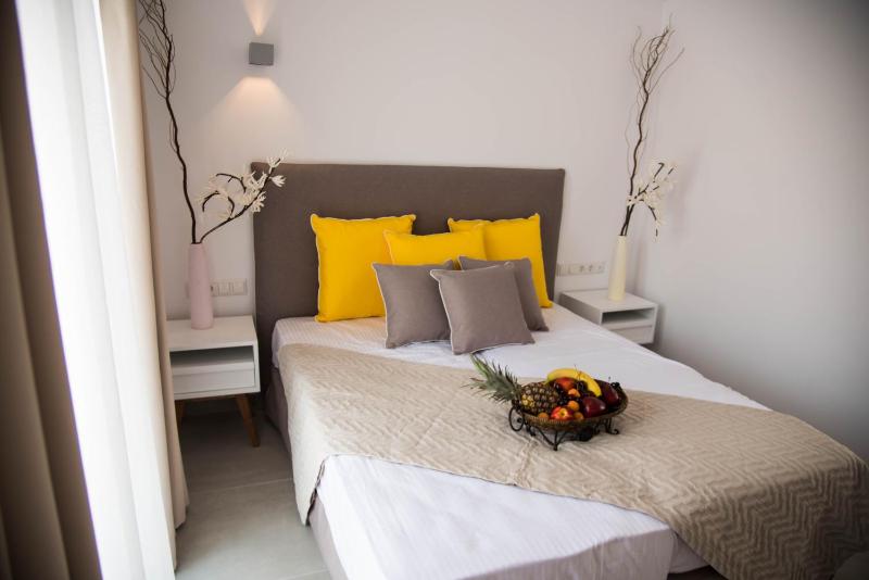 Superior Triple Room image 1