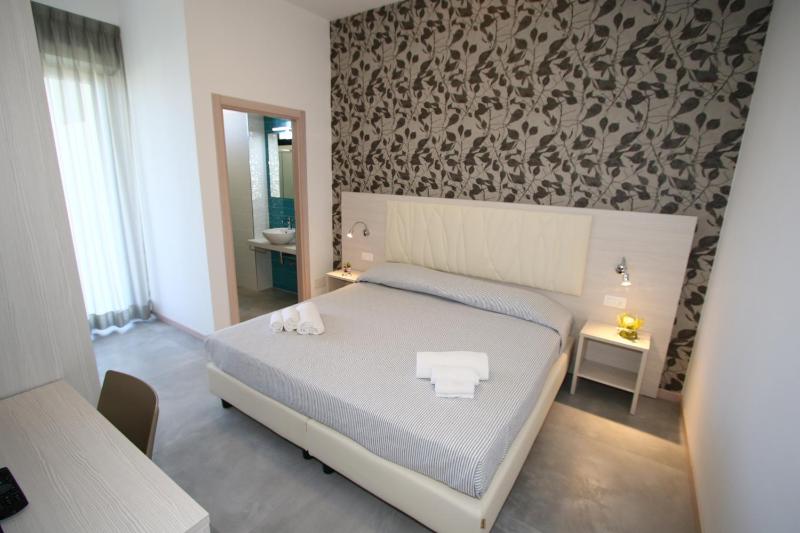 Superior One-Bedroom Apartment (2 Adults) image 4