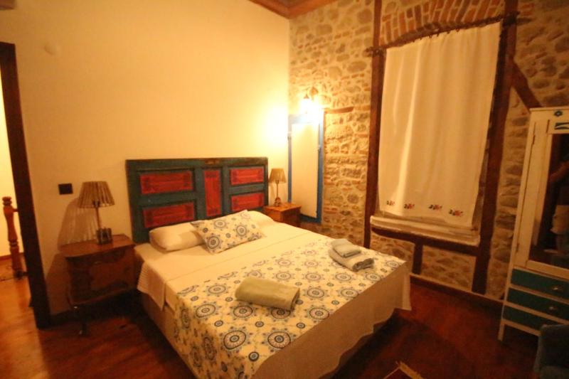 Deluxe Room image 3