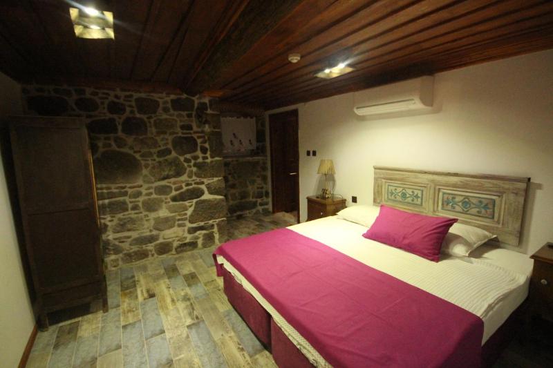 Deluxe Double or Twin Room image 3
