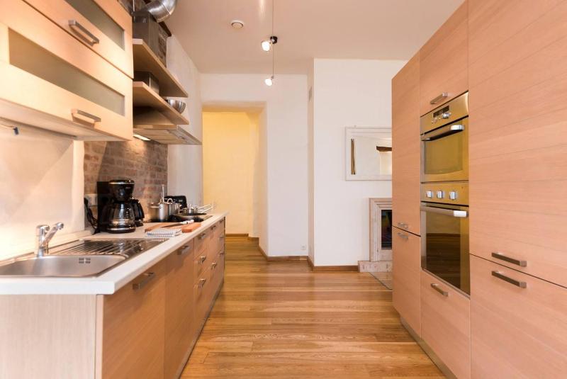 Three-Bedroom Apartment with Old Town View and Sauna - Toom Rüütli 12-10 image 3
