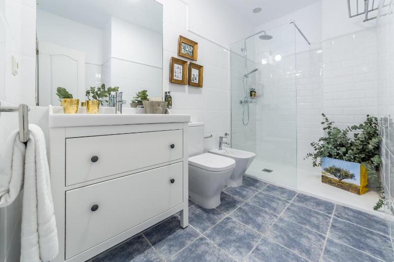 2 BEDROOM APARTMENT (6 PAX) 21,31,41 image 4