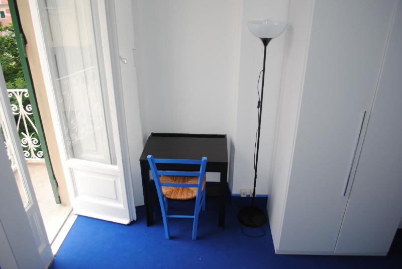 Economy Double or Twin Room with External Private Bathroom image 3