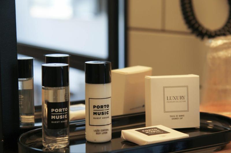 Superior Room with Garden View image 3