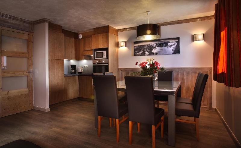 4-Bedroom Apartment (8 Persons) image 1