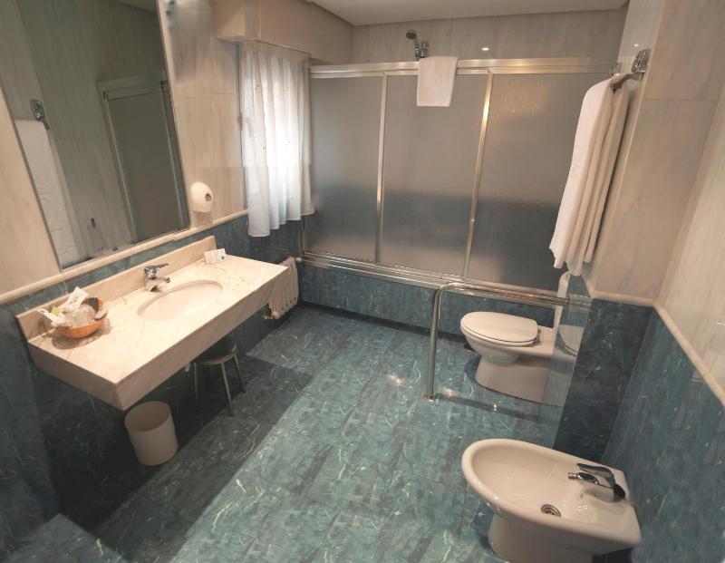 Double or Twin Room with Extra Bed (2 Adults + 1 Child) image 2