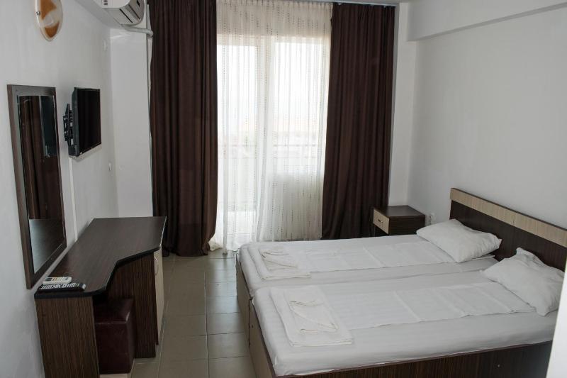 Standard Double or Twin Room image 3