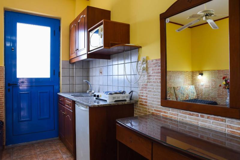 One-Bedroom Apartment (3 Adults) image 2