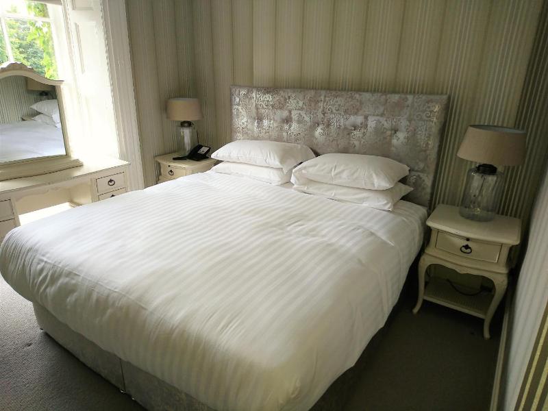 Deluxe Double Room image 2