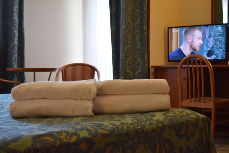 Triple Room image 2