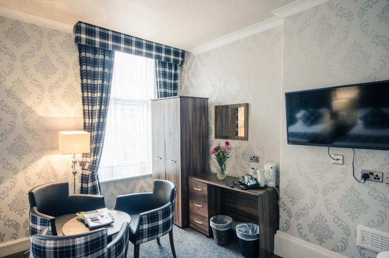 Family Room image 1
