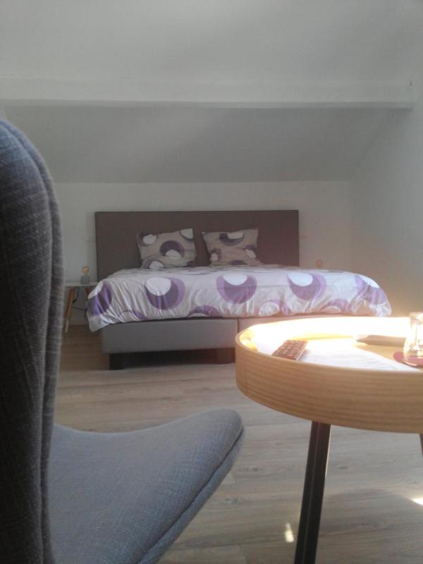 Family Room image 3