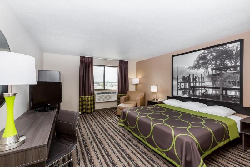 Deluxe King Room - Non-Smoking image 3