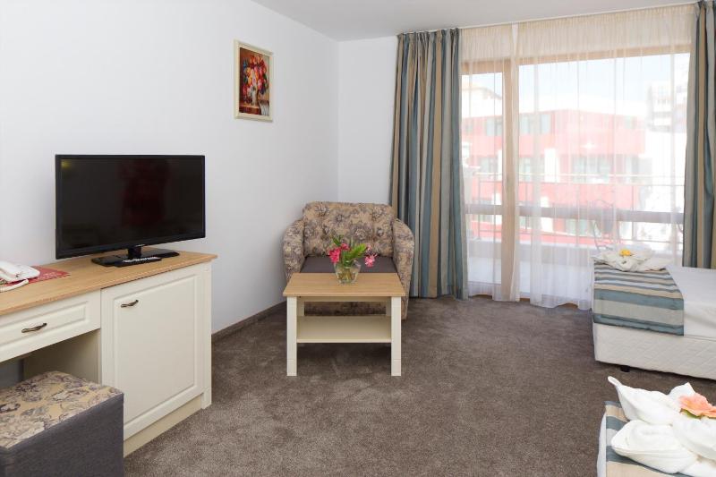 Deluxe Family Room with Balcony ( 3 Adults +1 Child) image 2