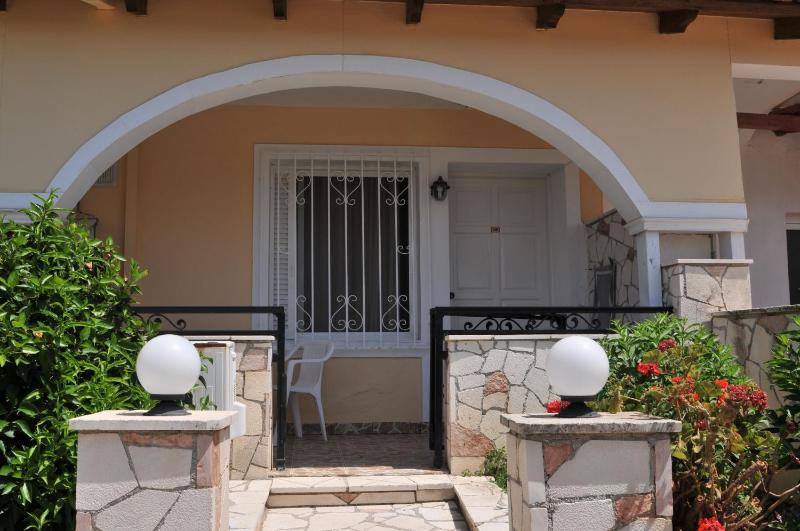 Double Room with Terrace image 2