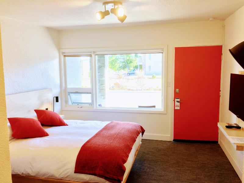 Fauna Standard Queen Room image 3