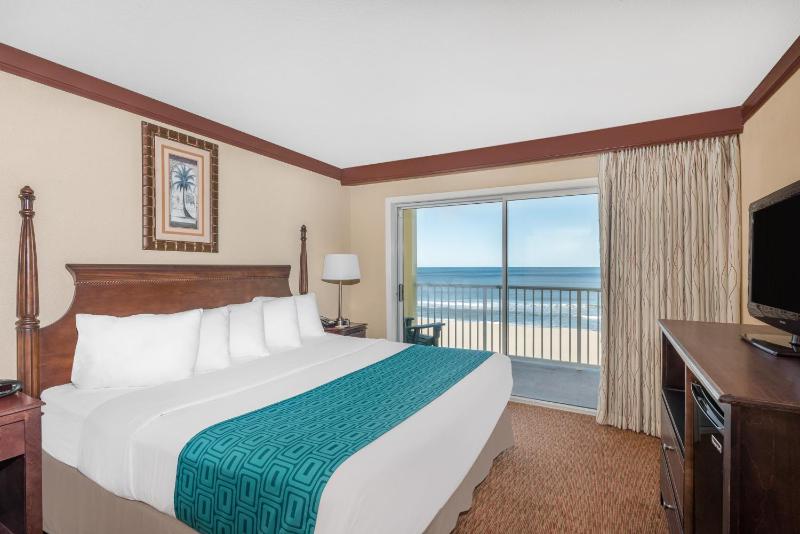 Ocean Front Room with King Bed - Non Smoking image 4