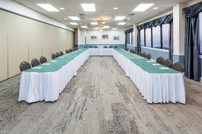 Ramada Plaza by Wyndham Nags Head Oceanfront - image 17