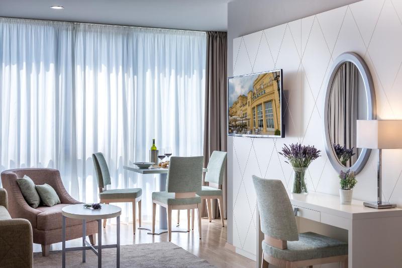 Studio Apartment image 2