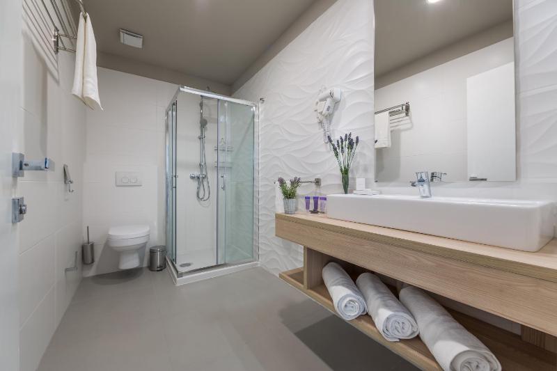 Studio Apartment image 3