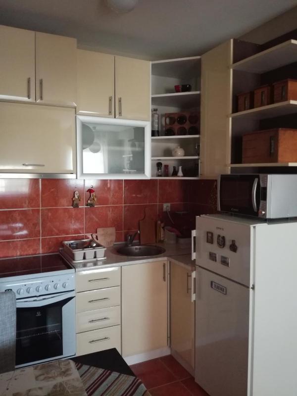 One-Bedroom Apartment image 3