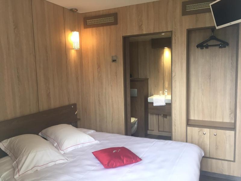 Double Room image 2