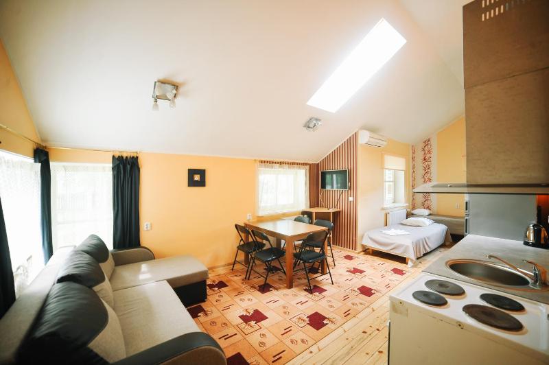 Family Room with Garden View image 2