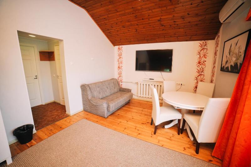 Junior Suite with Garden View image 2