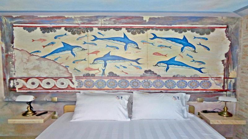 King Suite with Pool View image 4