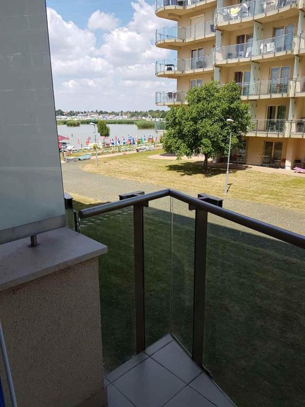 Studio with Lake View image 1