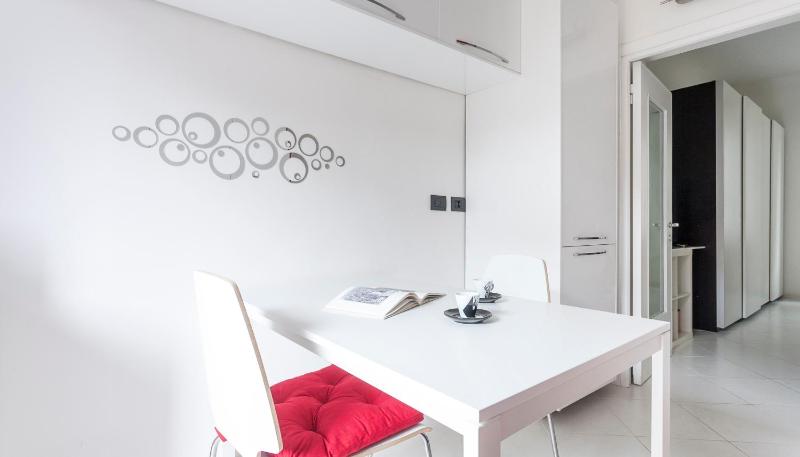 One-Bedroom Apartment image 4