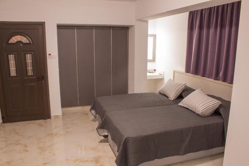 Studio Apartment image 2