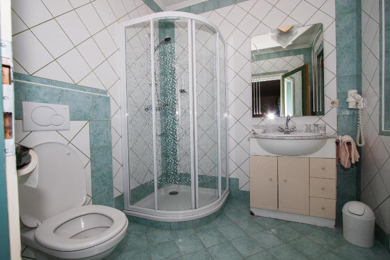 Triple Room image 3