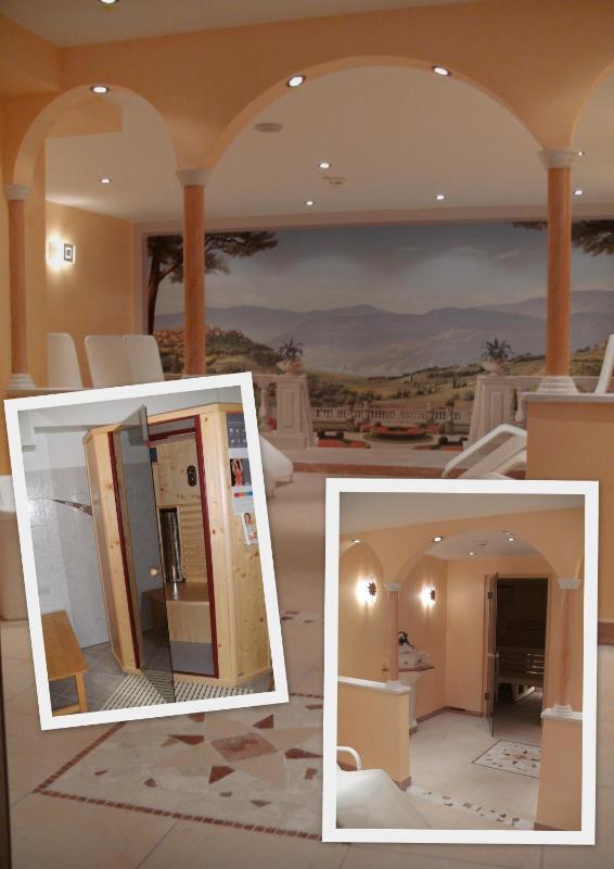 Double Room with Balcony image 2