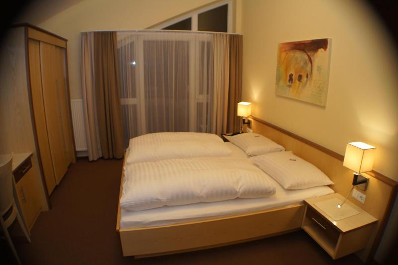 Double Room with Balcony image 4