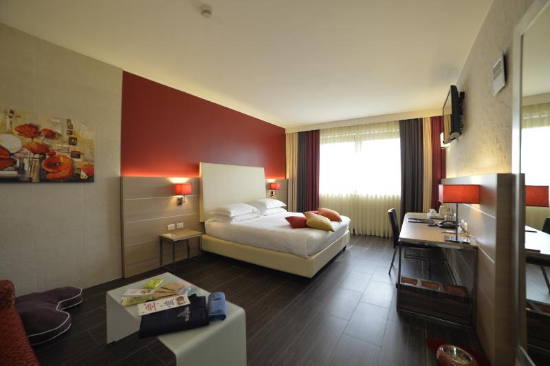 Double Room - Pet-Friendly image 4