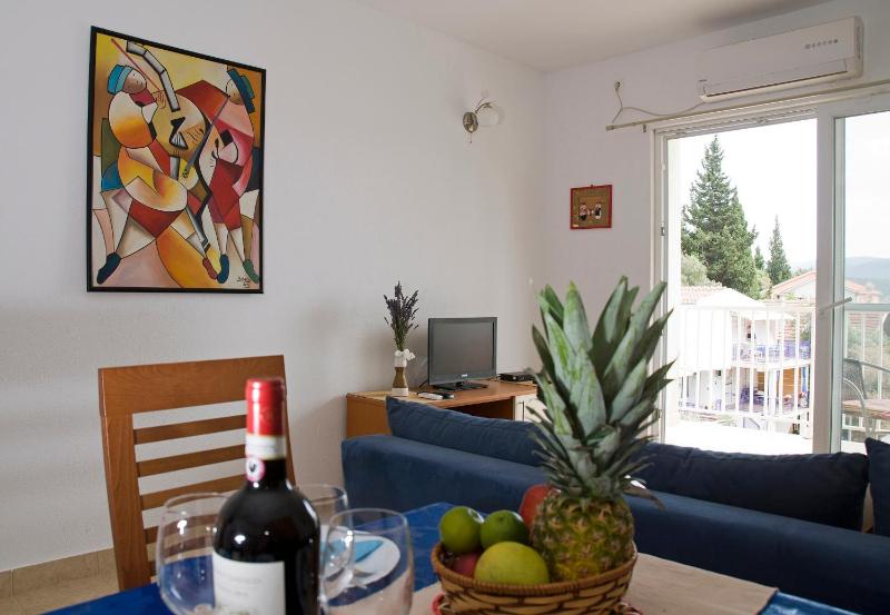Apartment image 3