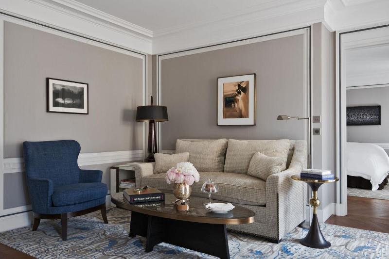 Deluxe Suite image 4