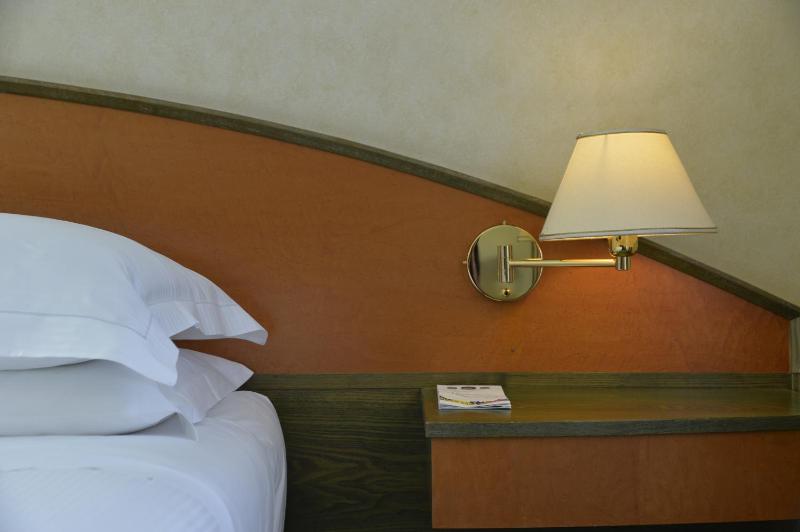 Economy Single Room image 3