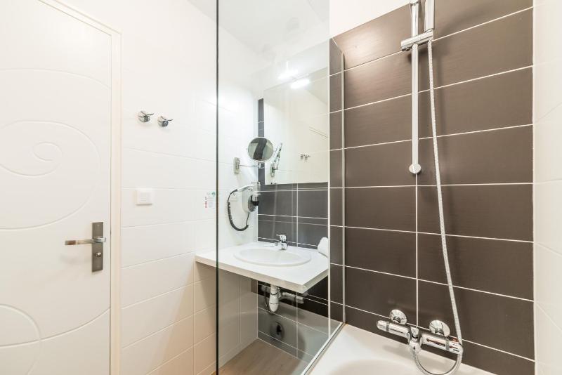 Comfort Double Room - with Air Conditioning image 4