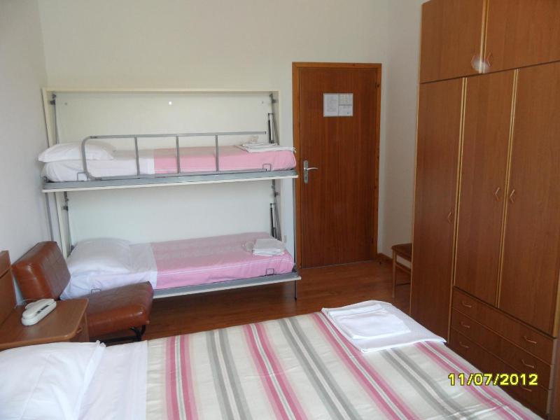 Quadruple Room image 3