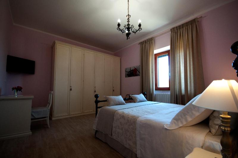 Deluxe Room image 4