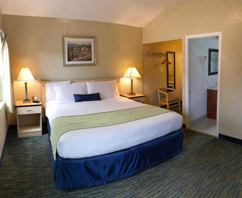King Room image 4